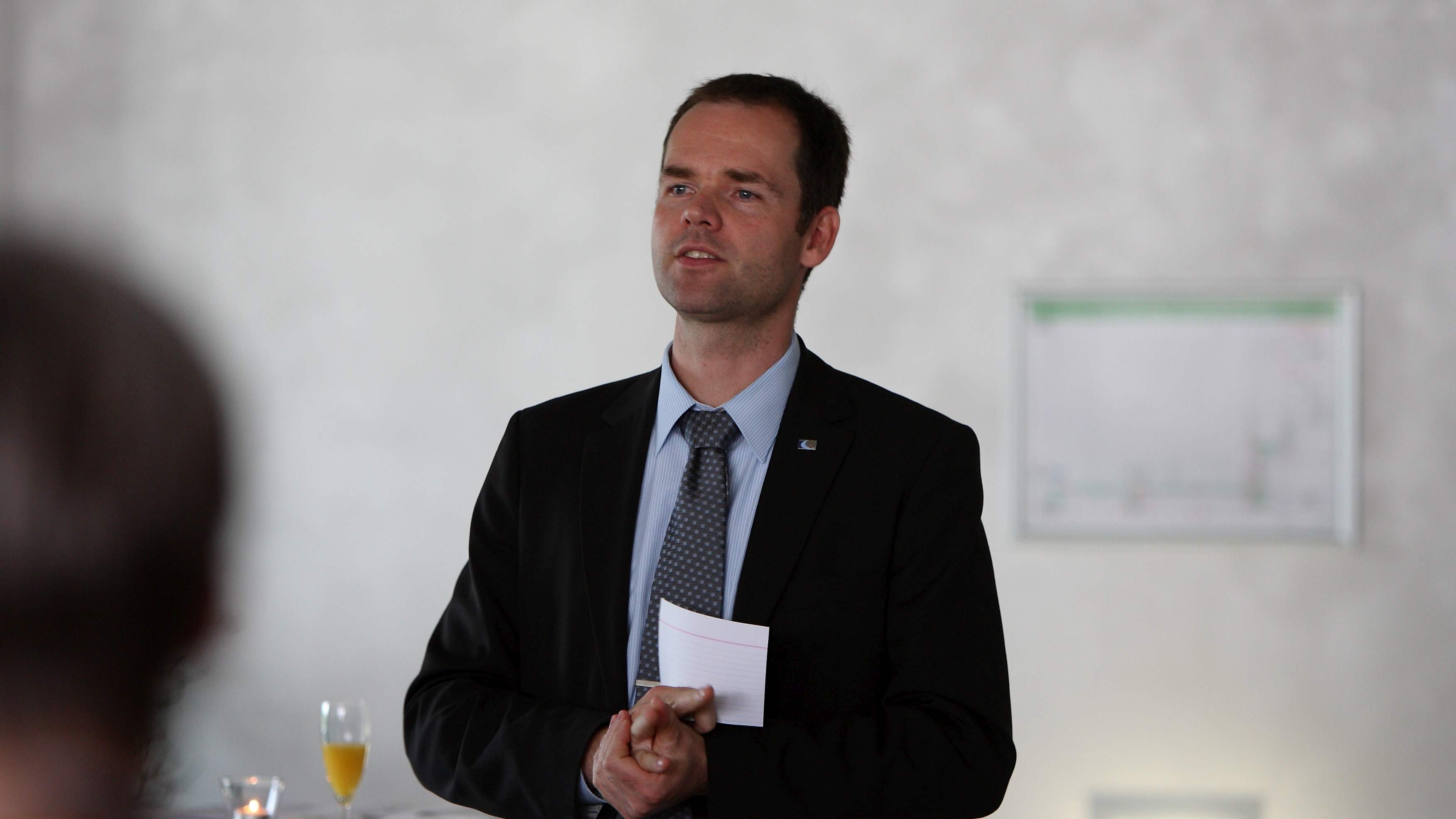 Kai Kruse, Inhaber des Kruse Firmenverbunds, bei der Begrüßung