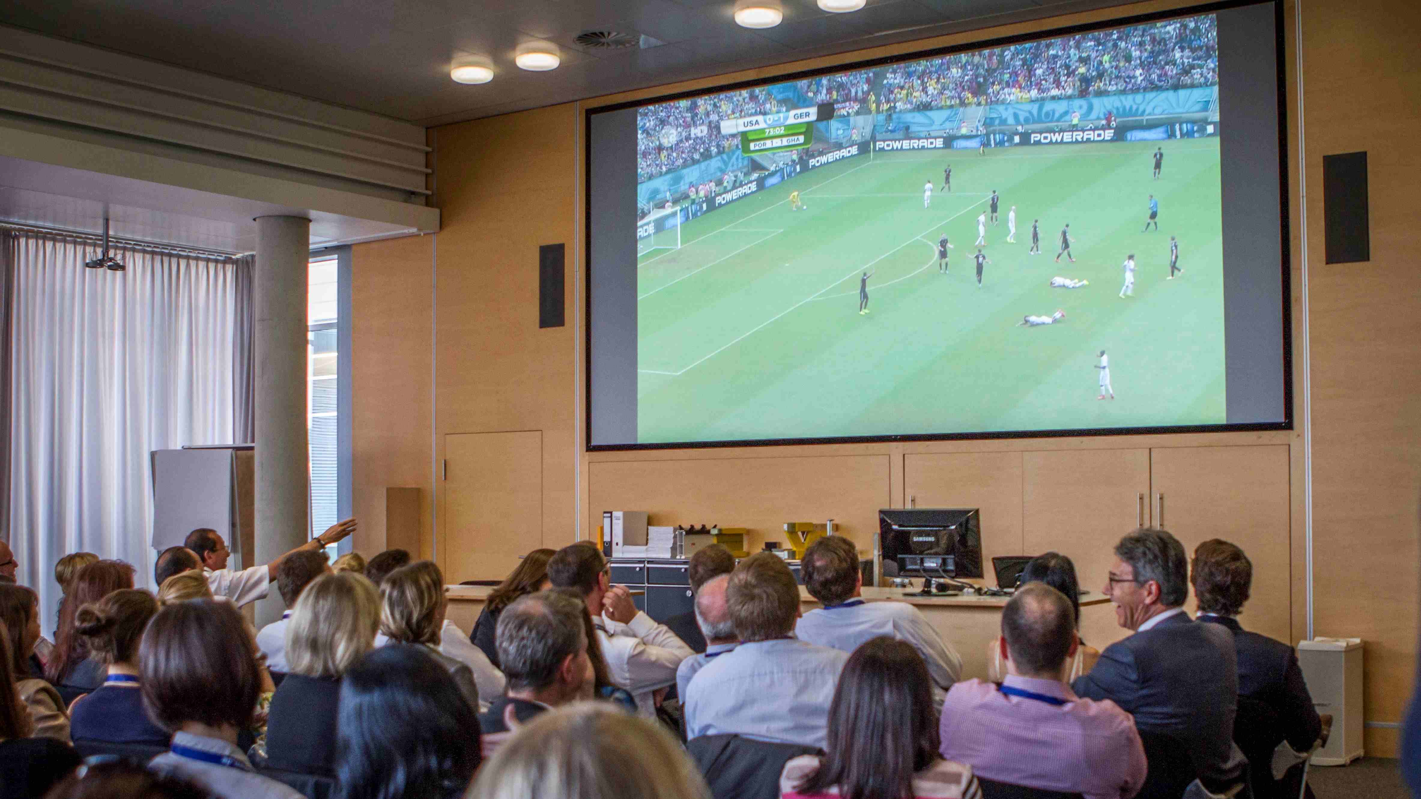 Peri Fußballspiel Unternehmer-Lounge