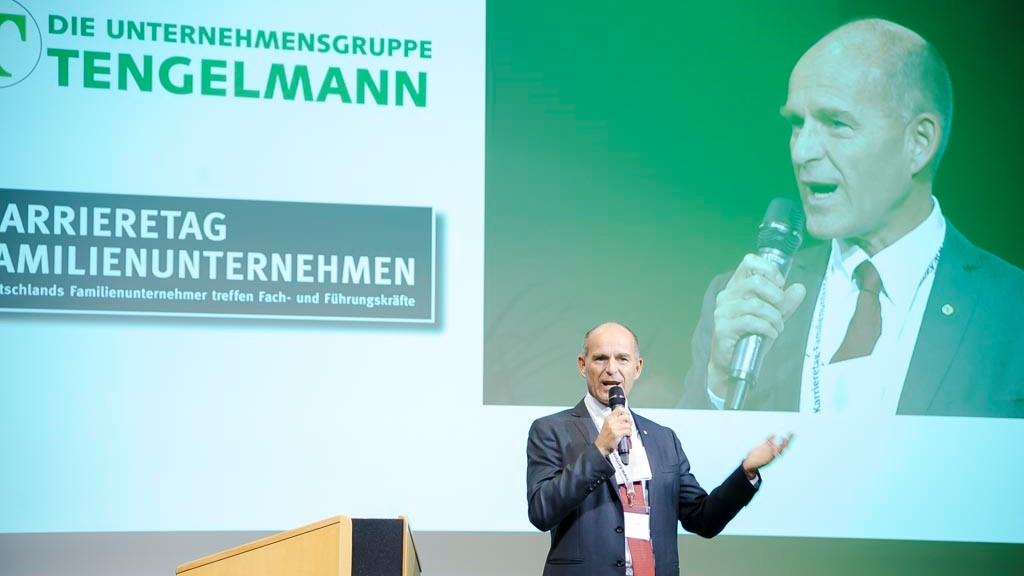 Karl-Erivan W. Haub begrüßt die Gäste bei der Unternehmer-Lounge im TECHNIKUM