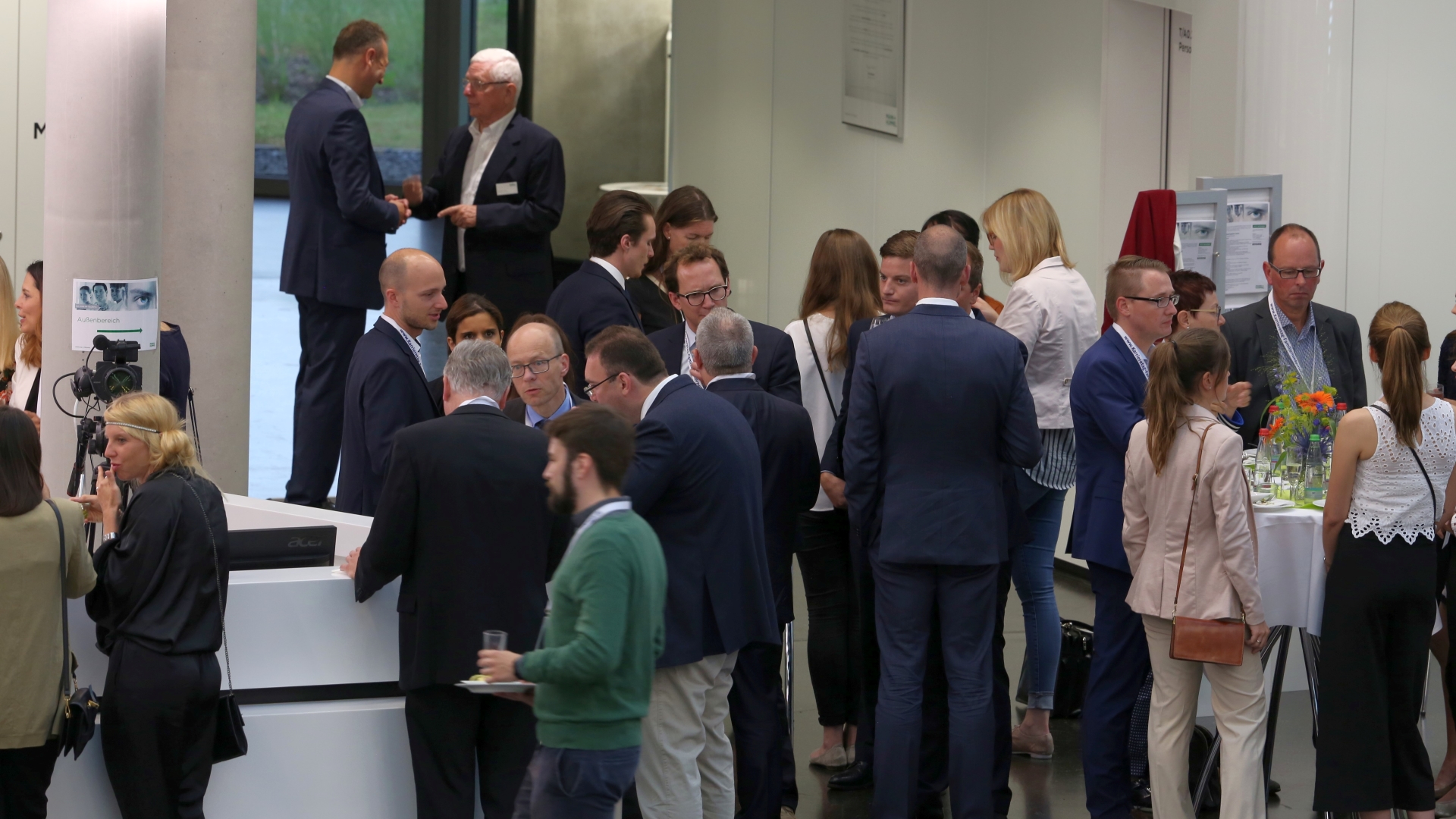 unternehmer lounge mann hummel get together