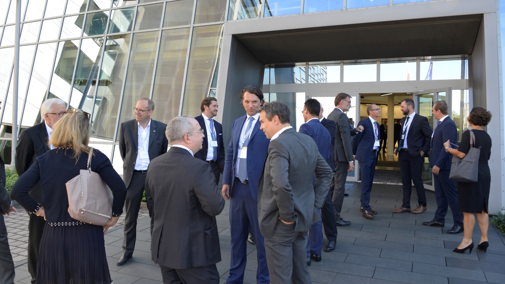 unternehmer lounge trumpf eintreffen gaeste