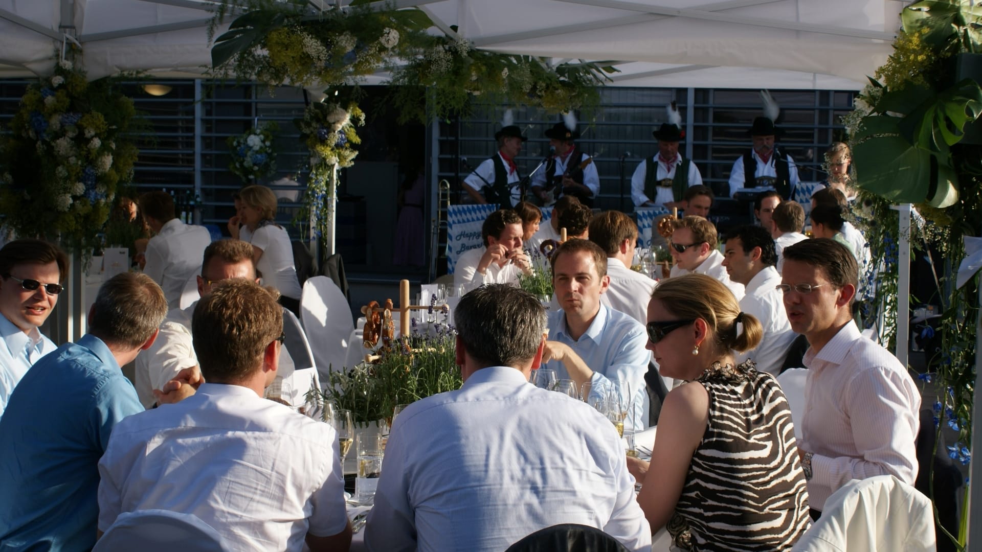 21. Quartals Zirkel Sommerfest Sixt Dachterasse